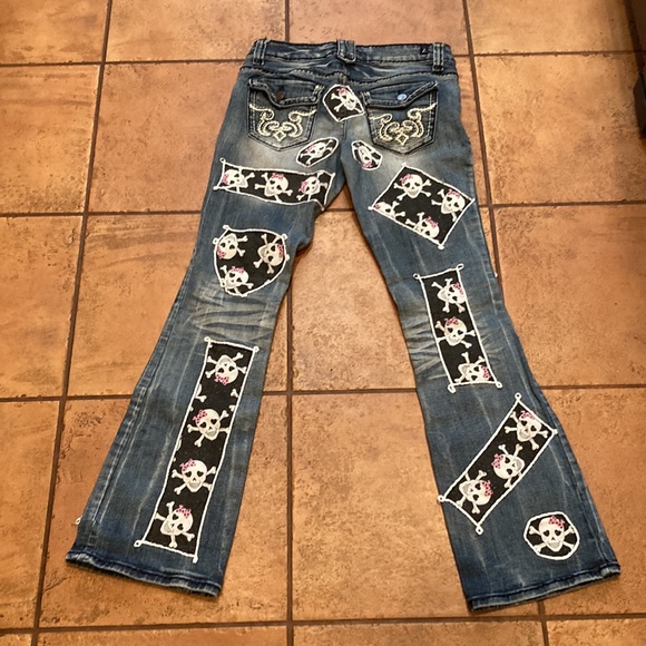 Z2 Brand Jeans 28” x 30 Embellished skulls 1ofAkind - Picture 3 of 6